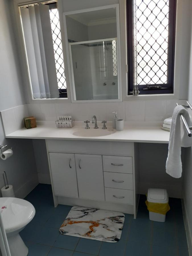 Blk Stays Guest House Deluxe Units Morayfield Exterior foto