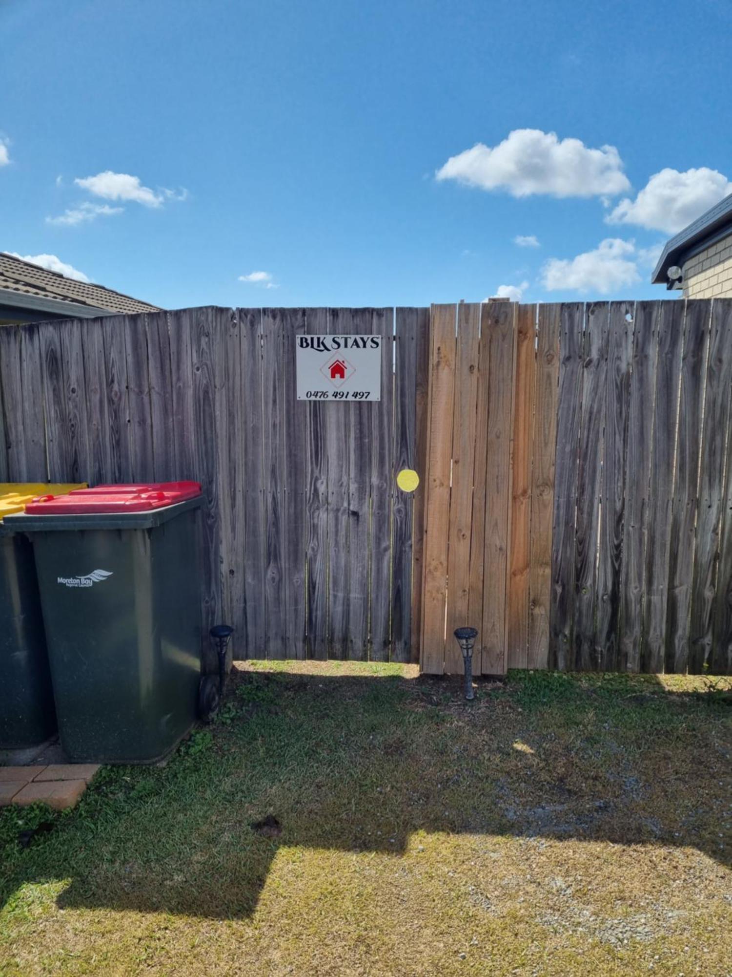 Blk Stays Guest House Deluxe Units Morayfield Exterior foto
